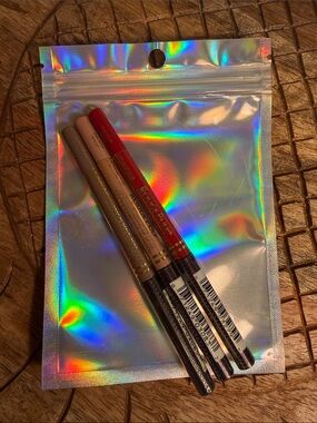 💄NWT L'Oreal Women Makeup Lip Liner Set of 3 discontinued rare shades